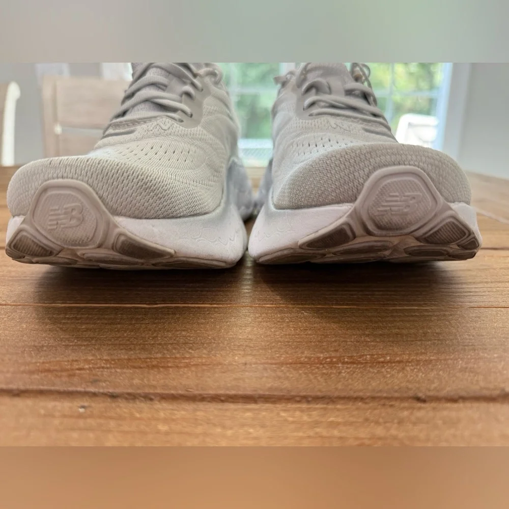 New Balance Women's Fresh Foam Shoes 8.5 Wide - Picture 14 of 15